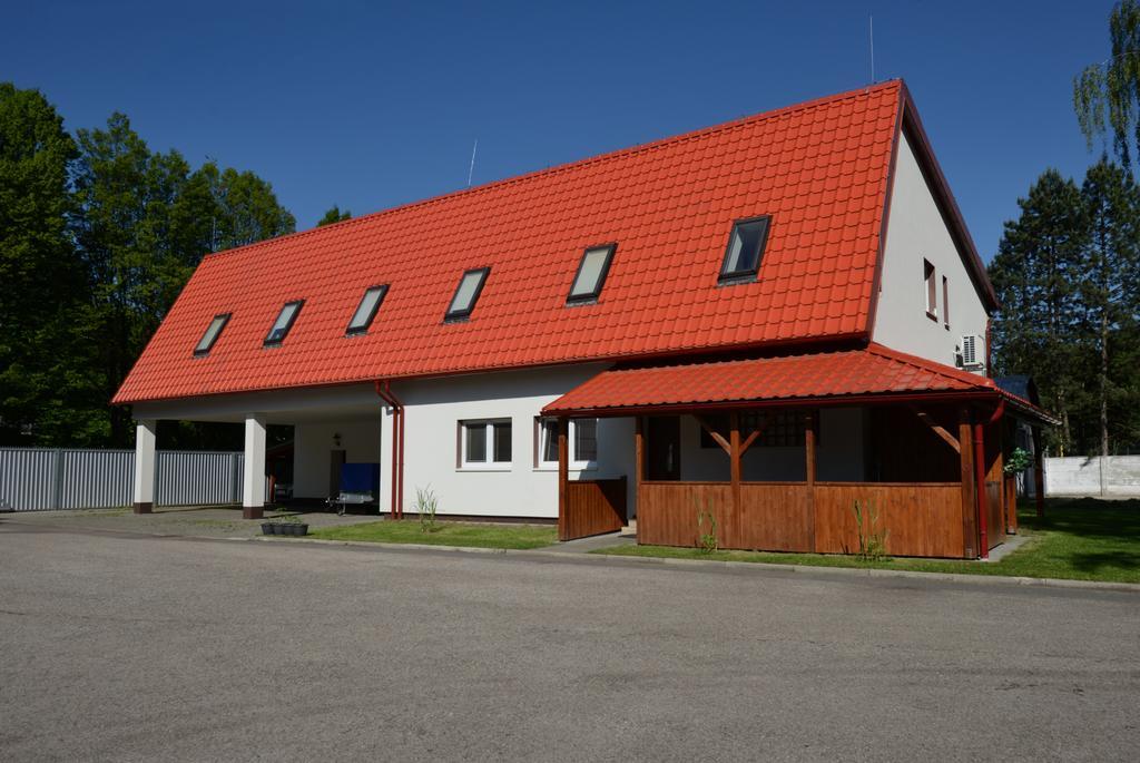 Апартаменти Skolici Stredisko Abena S Ubytovanim Острава Екстер'єр фото